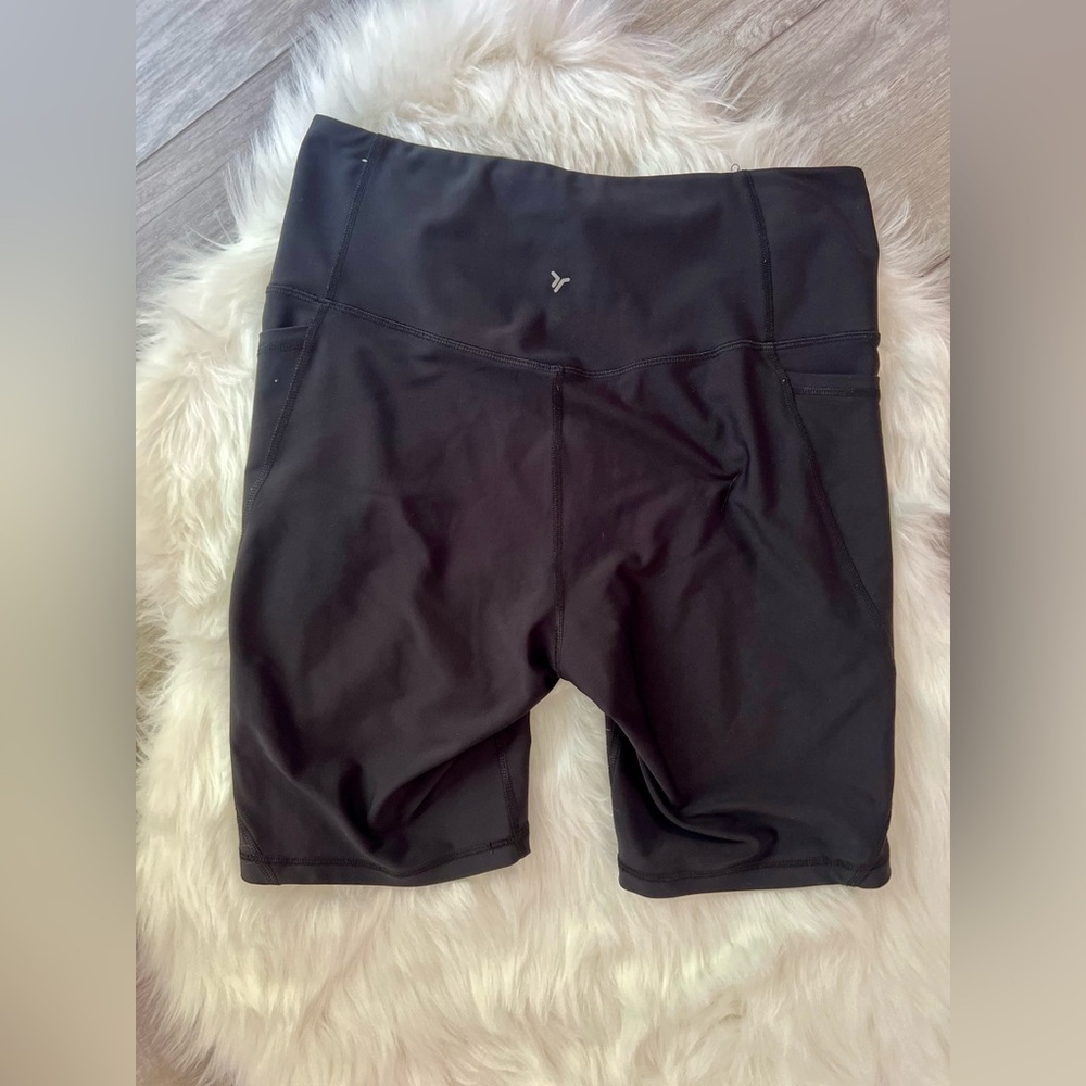 OLD NAVY | High Rise Go-Dry Athletic Bike Shorts with Pockets! (L) - Picture 5 of 5
